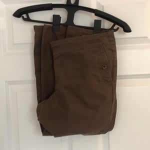Brown capris